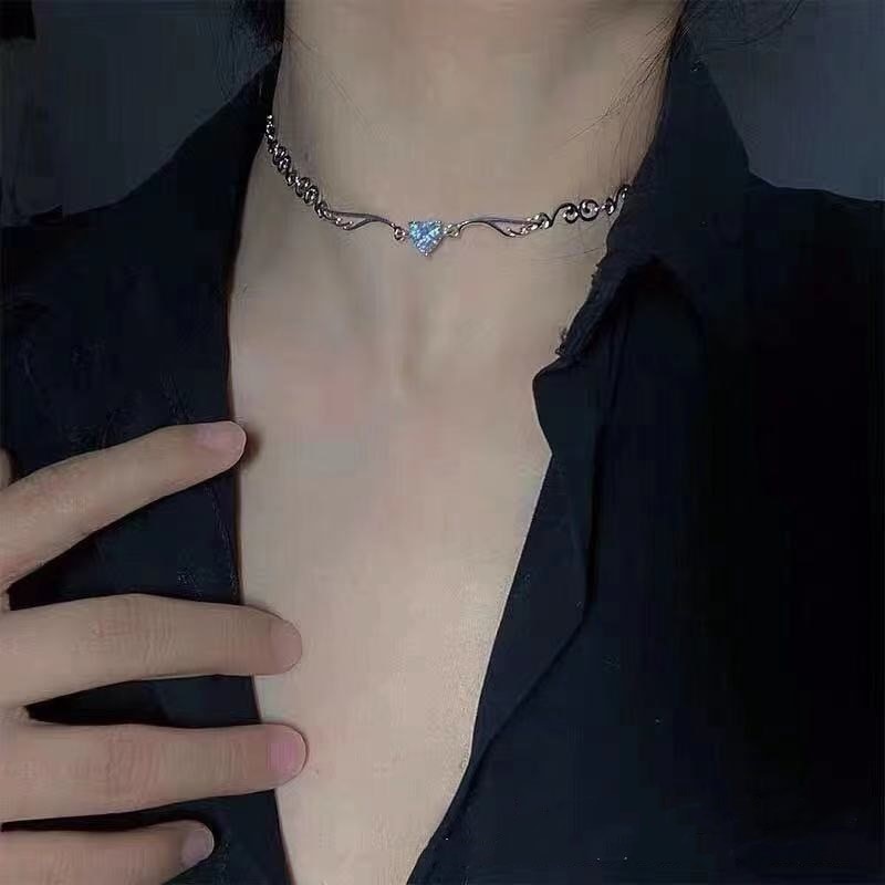 Colar Feminino Prateado